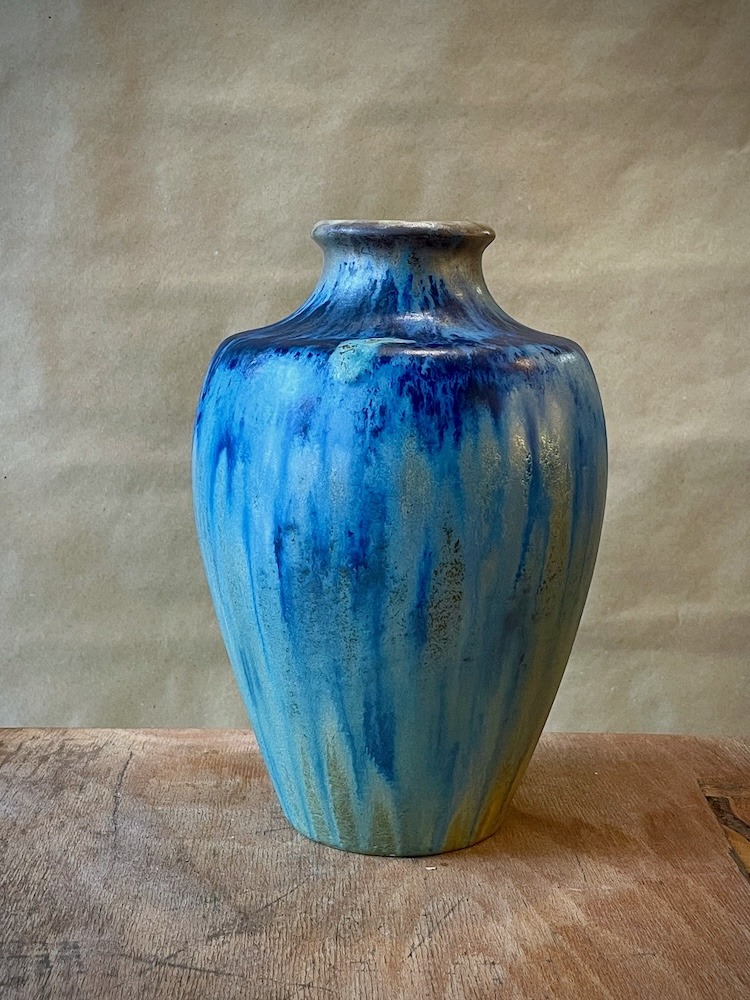 4444 - Vase en faïence de Pierrefonds 601