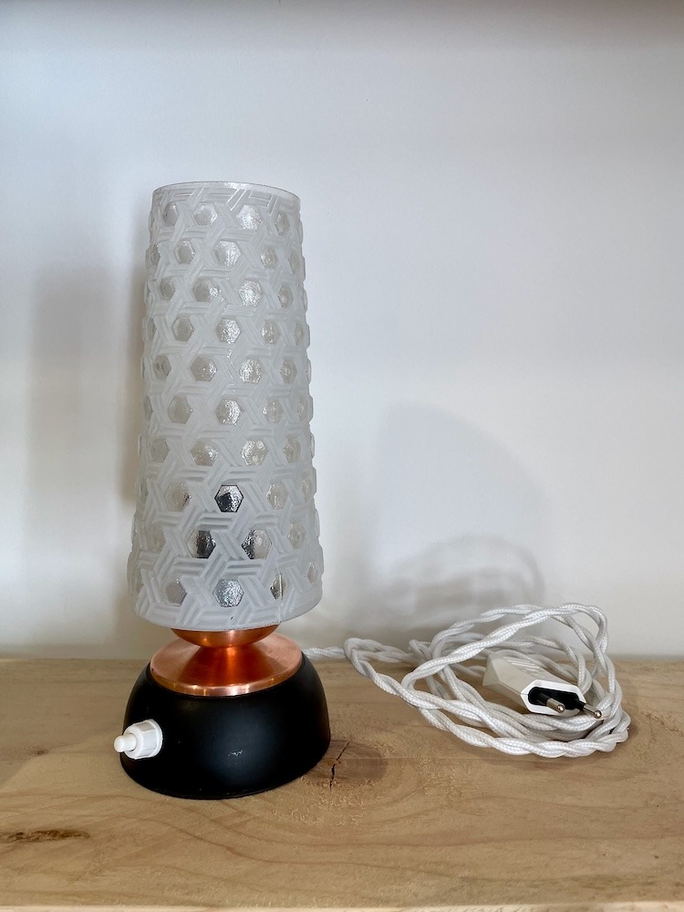 ID0129 - Lampe Vintage Hexagonale Années 70