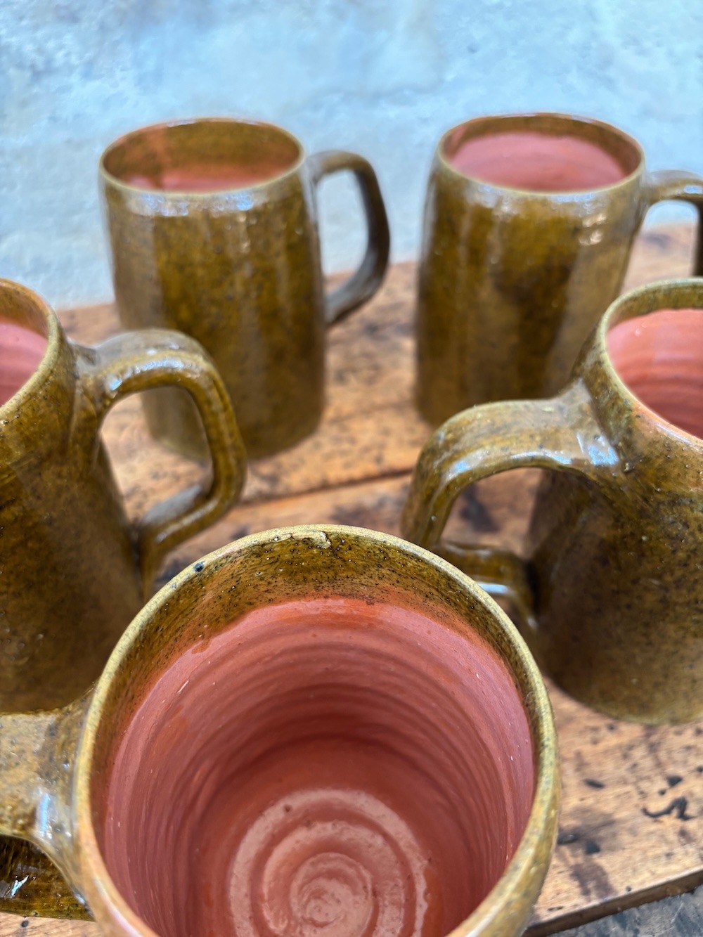 Lot de 5 chopes en grès brun