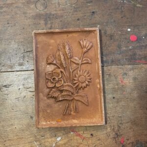 Tableau floral en plâtre
