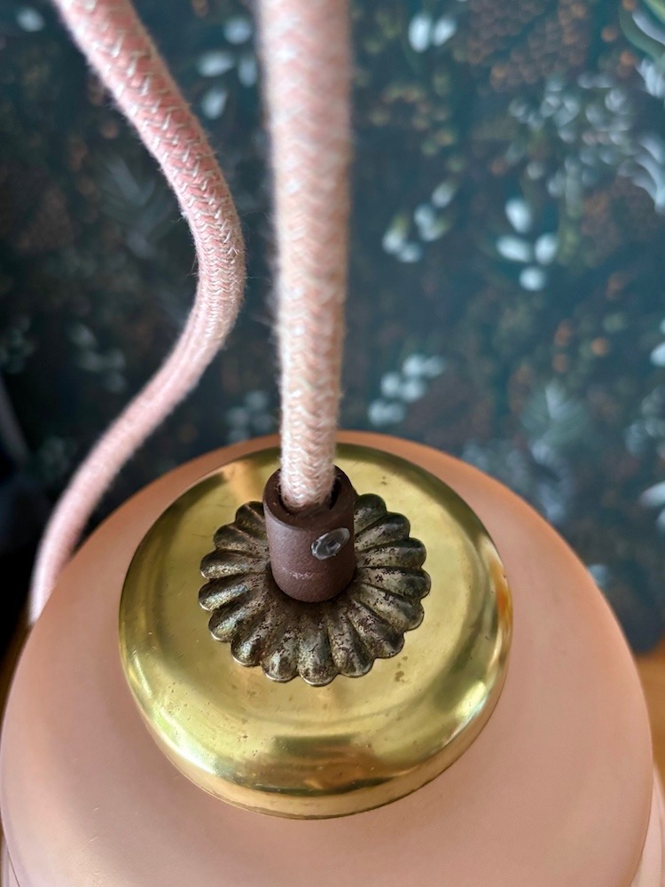 Baladeuse en verre rose