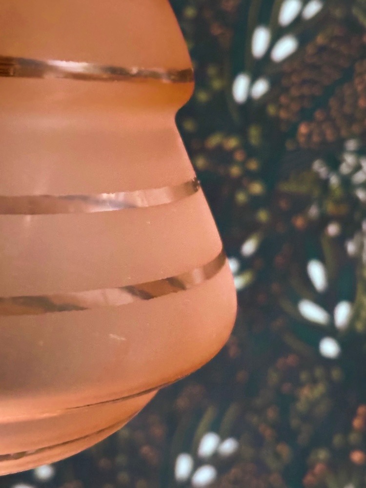 Baladeuse en verre rose