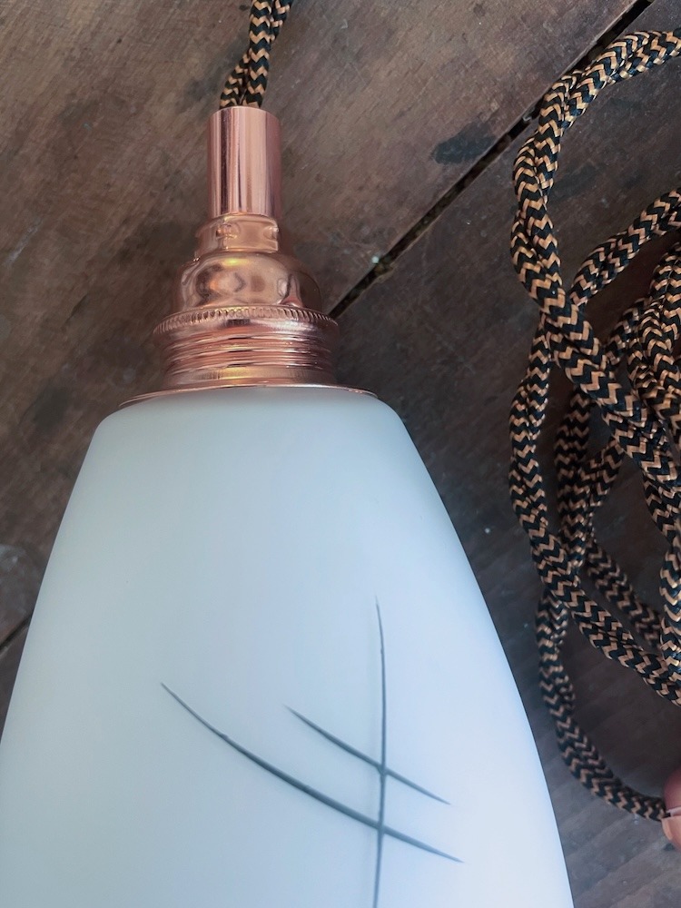 Baladeuse retro blanche et noire