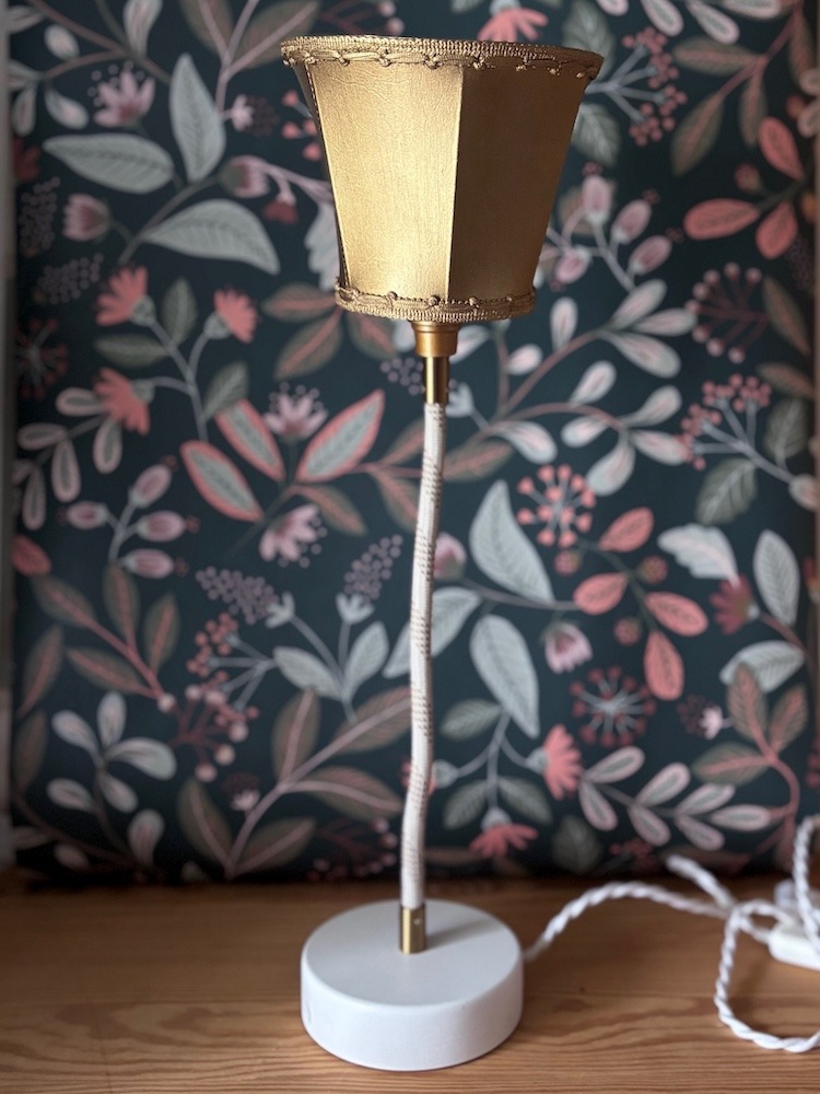 Lampe à poser flexible abat-jour doré