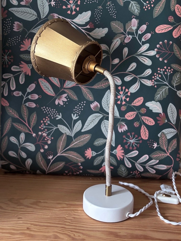 Lampe à poser flexible abat-jour doré