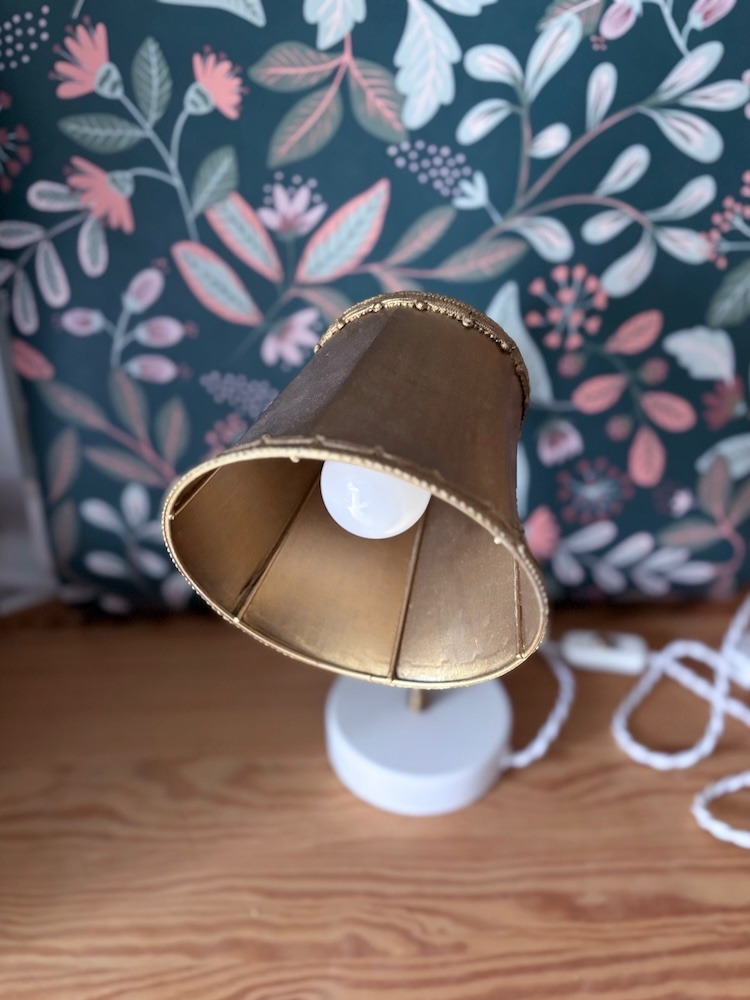 Lampe à poser flexible abat-jour doré