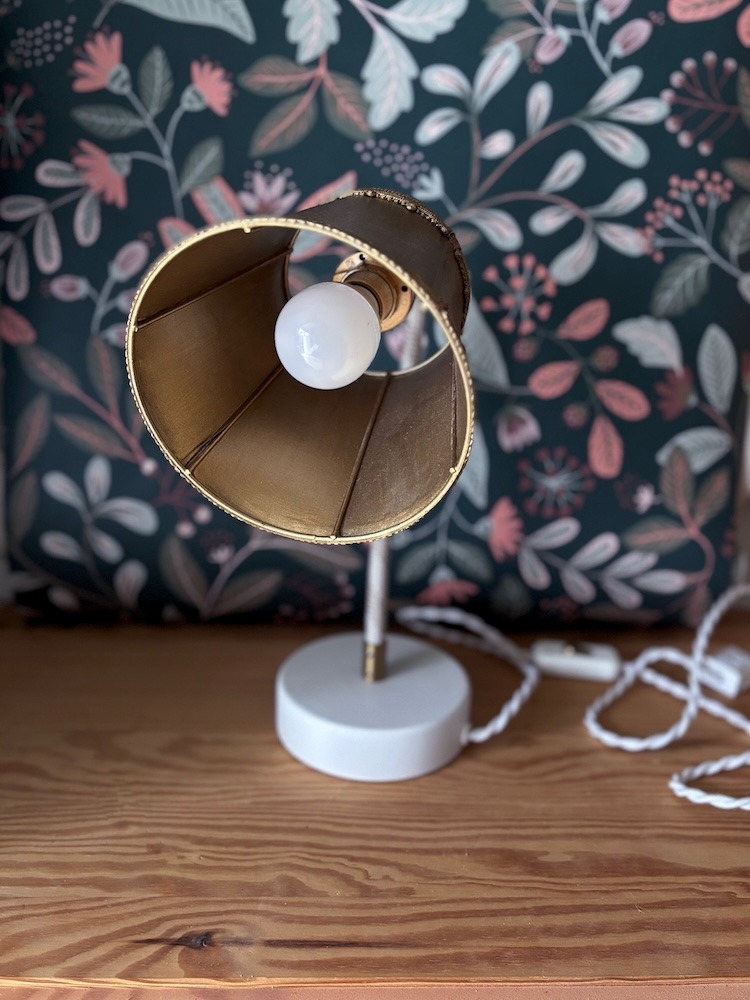 Lampe à poser flexible abat-jour doré