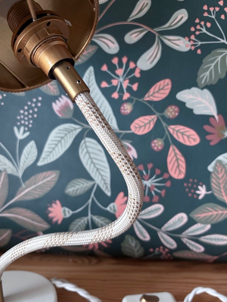 Lampe à poser flexible abat-jour doré
