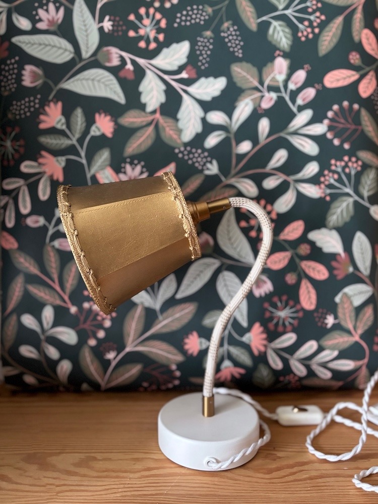 Lampe à poser flexible abat-jour doré