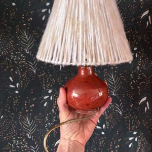 Petite lampe de chevet avec abat-jour en laine