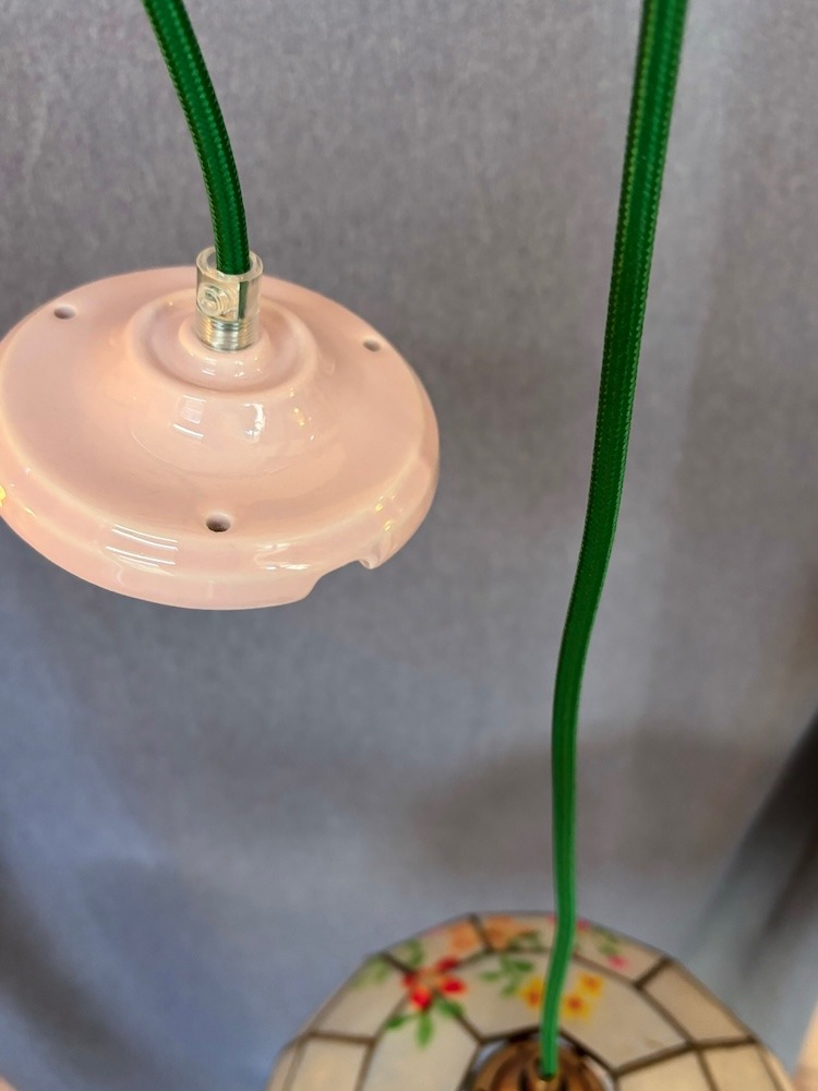 Suspension vintage en nacre et céramique rose