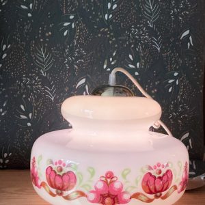 Suspension vintage en opaline à fleurs roses