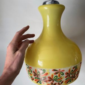 Suspension vintage jaune à décor floral